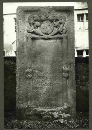 katholische Kirche. Grabstein der Maria Kath. Christina Schererin von Hohenkreuzberg, +1718