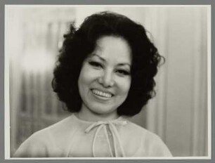 Atsuko Azuma : Portrait der Sängerin (Sopranistin) Atsuko Azuma in der Staatsoper Berlin