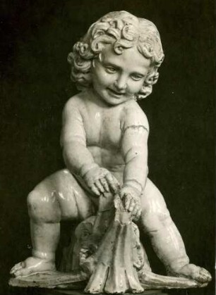 Putto auf Delphin