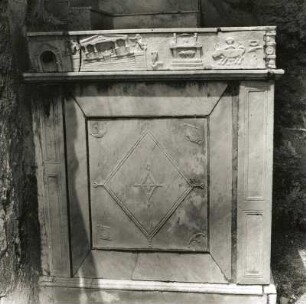 Altar : Altar. Marmor, nach 63 u. Z. Pompeji, Haus des L. Caecilius Jucundus
