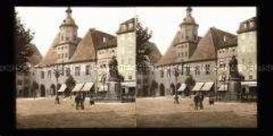 Marktplatz mit Rathaus und Denkmal Johann Friedrich I. von Sachsen (Hanfried), Jena