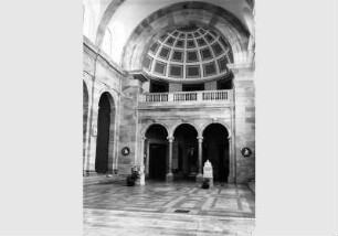 Blick in die Basilika des Bode-Museums