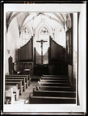 evangelische Kirche; innen nach Osten, nach der Restaurierung