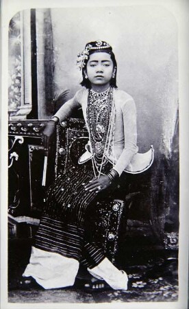 a burmiese dancing girl