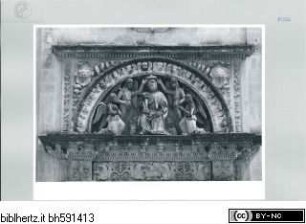 Hauptportal mit Marienkrönung