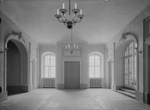 Kurländer Palais, Inneres, Eingangshalle