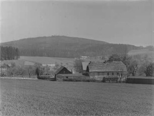 Oppach. Blick von der Gaststätte "Erntekranz-Baude" zum Berg Bieleboh