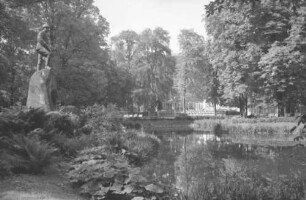 Bad Lauterberg: Kurpark mit [Hermann-von-Wissmann-]Denkmal