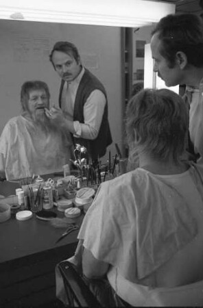 Badisches Staatstheater Karlsruhe. BNN-Serie "Aus dem Alltag des Badischen Staatstheaters"