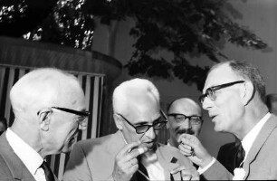 16. Tagung 1966 Mediziner; Beim Bayrischen Frühstück: Sir John C. Eccles, Severo Ochoa, Graf Lennart Bernadotte