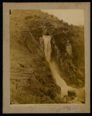 Villa Gregoriana, Tivoli: Großer Wasserfall im Park