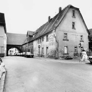 Bad Nauheim, Burgpforte 4, Zehntscheune 2, Burgstraße 13