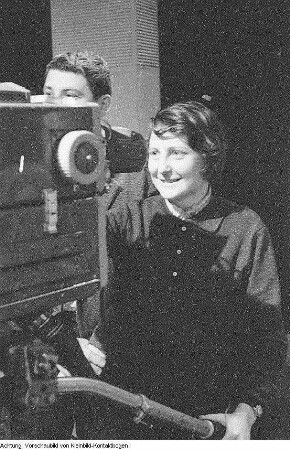 Theater, Film, Rundfunk, Fernsehen: Fernsehspiel "Spielbank", Sowjetischer Film "Erwachsene Kinder", Sowjetische Künstler unterwegs in Dresden, Französische Filmschauspieler, Landessender Dresden, Übertragungswagen, Sprecher, Antennen auf Häuserdächern, Sprecher mit Henrik Beer, Sekretär der Liga der Rotkreuzgesellschaften, Mai 1961 - Oktober 1965 & Königstein, Familie Fülfe und "Struppi", Mai 1961 - Oktober 1965 & Dresden, Modell des Fernsehturms, Architekten: Kurt Nowotny, Hermann Rühle, Johannes Braune, Mai 1961 - Oktober 1965