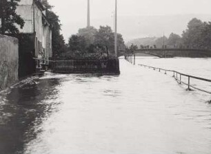 Roßwein, Hochwasser der Freiberger Mulde, Ansicht gegen Straßenbrücke Bahnhofstraße