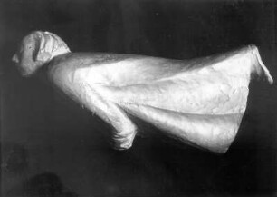 Güstrower Ehrenmal (Vorentwurf) : Güstrower Ehrenmal (Vorentwurf). Gips, getönt; H. 19 cm (1927; E. Barlach). Berlin: Privatbesitz