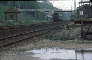 Niefern Lok 144 018 Ausfahrt N6046 Bnb-Wagen Bahnsteig Gütergleis