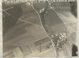 Lochham und Wegkreuz östlich davon (2000 m)