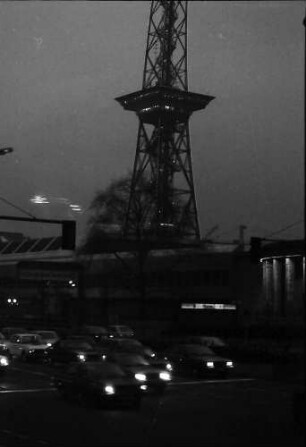 Berlin: Ausstellungshalle vor Funkturm