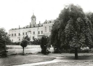 Jauer (poln. Jawor), Schloss, Ansicht vom Park aus