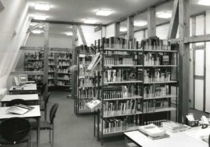 Niesky. Stadtbibliothek, Zinzendorfplatz 10. Lesesaal