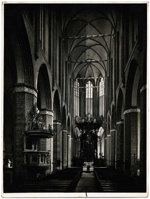 Marienkirche, Wismar: Innenansicht nach Osten