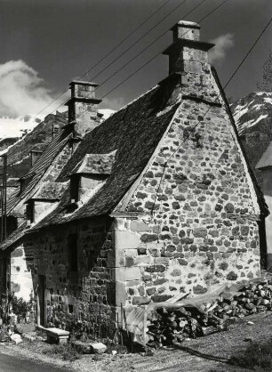Altes Steinhaus in Rude im Vallée de Mandailles
