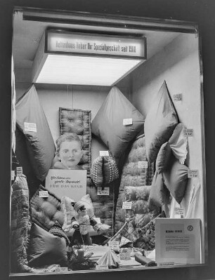 Hebers Schaufenster : Bautzen. Bettenhaus Heber, Wendische Straße 9. Schaufenster