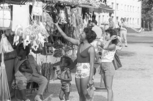Deutsch-amerikanisches Volksfest "Ami-Meß´" auf dem ehemaligen Flugplatz an der Erzbergerstraße