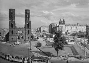 Dresden, Blick auf die Ruine der Sophienkirche : Blick vom ehemaligen Hotel "Weber" über den Postplatz nach Südosten, Zustandsaufnahme 1957