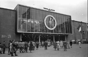 Basel: Neue Messehalle, Frontalansicht