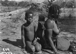 Indigene : Indigene Frau mit zwei Kindern