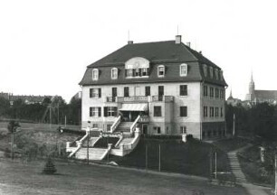 Bautzen. Ehemaliges Ritterschaftliches Internat (Kindergarten), Albert-Schweitzer-Straße 7, Ansicht von Süden