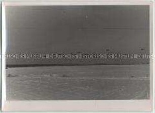 Formation von Kampfflugzeugen der deutschen Luftwaffe Junkers