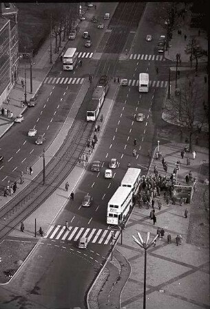Berlin: Ernst-Reuter-Platz; Verkehr