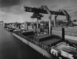 Archivfotografie "staedte_mannheim_haefen_industrie_2933m"