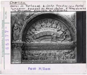 Charlieu: Abtei St. Fortunat, Narthex, Portal mit Abendmahl