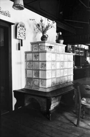 Glottertal: Gasthaus zum Adler; Kachelofen