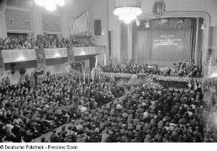 Podium und Publikum der Bachfeier