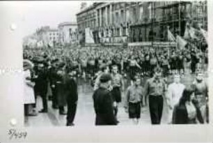 Demonstration zum Deutschlandtreffen der FDJ am Pfingstsonntag