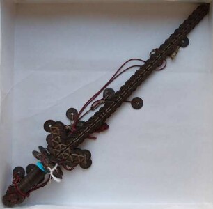 Amulettschwert aus chinesischen Käschmünzen