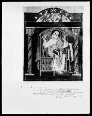 Evangeliar Heinrichs 2. — Johannes als schreibender Evangelist, mit Adler und himmelfahrendem Christus, Folio 194verso