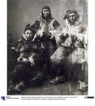 Atelieraufnahme von drei Samen aus Kautokeino