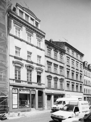 Görlitz-Altstadt, Elisabethstraße 5/6/7. Wohnhäuser mit Läden (um 1850). Straßenansicht