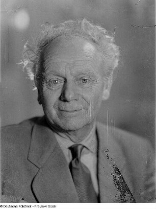 Porträt des Architekten Edmund Schuchardt