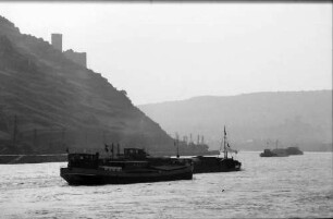 Assmannshausen: Burg Ehrenfels, rheinaufwärts gesehen