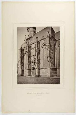 Die Südseite der Kunigundenkirche in Rochlitz an der Zwickauer Mulde in Mittelsachsen mit reichem gotischem Portal, Blatt 39 aus: Monumente des Mittelalters und der Renaissance ... von 1875
