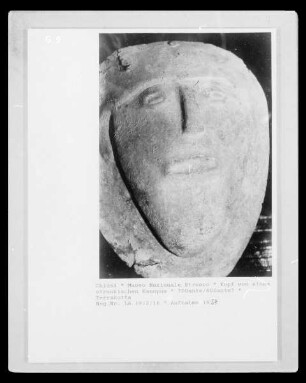Kopf von einem etruskischen Kanopus