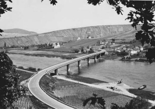 Moselbrücke Neumagen nach Stau