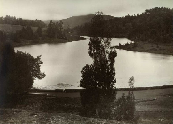 D(?)otacamund, Landschaft mit Flußlauf