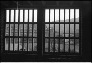 Freiburg: Neubau des Freiburger Gefängnisses, Fenstergitter von innen
